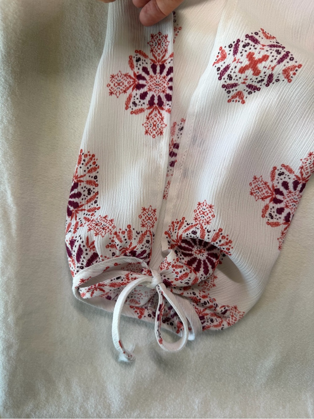Maurices Womens XL Boho Blouse Medallion Print Lace Up Split Sleeve Tie Cuff - Picture 6 of 13